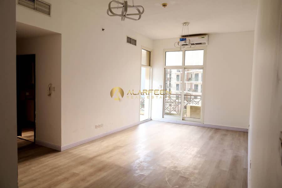 Park View | Spacious Unit | Fitted Kitchen