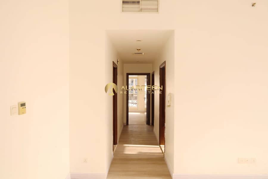 Park View | Spacious Unit | Fitted Kitchen