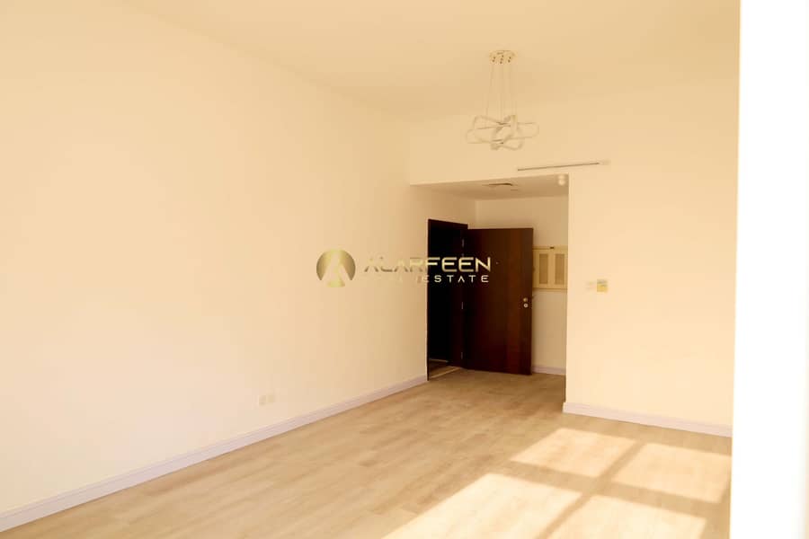 Park View | Spacious Unit | Fitted Kitchen