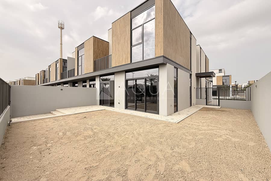 BRAND NEW | READY TO MOVE IN| SINGLE ROW