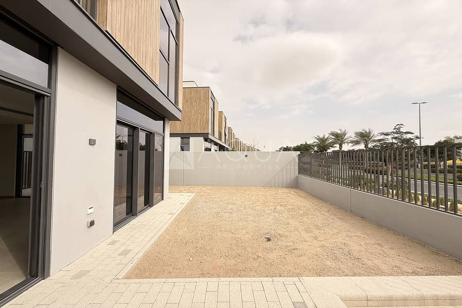 BRAND NEW | READY TO MOVE IN| SINGLE ROW