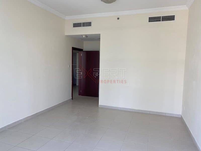 Canal & Burj View | Ready to move in | Prime Business Bay - Image 6