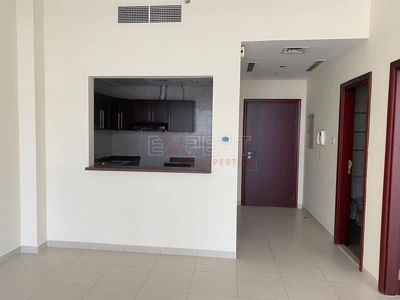 Canal & Burj View | Ready to move in | Prime Business Bay - Image 7