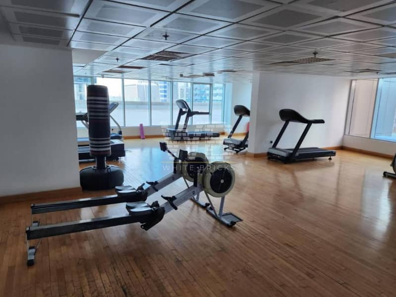 SPACIOUS | PRIME LOCATION | READY TO MOVE - Image 11