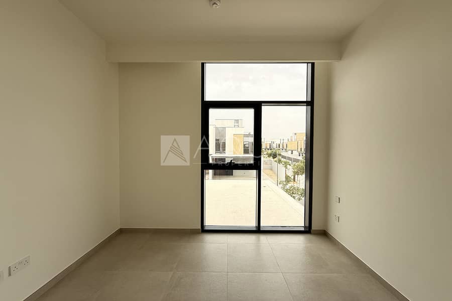 BRAND NEW | READY TO MOVE IN| SINGLE ROW