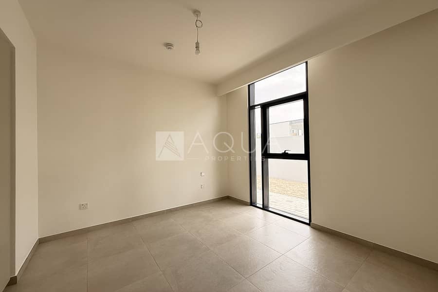 BRAND NEW | READY TO MOVE IN| SINGLE ROW - Image 16