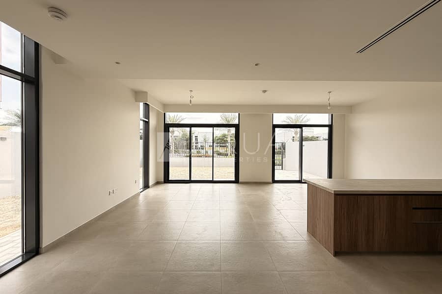 BRAND NEW | READY TO MOVE IN| SINGLE ROW - Image 24