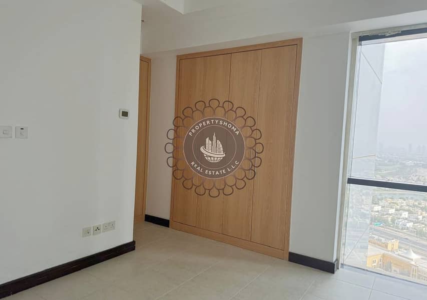 Spacious Layout | lake View | Near Metro - Image 12