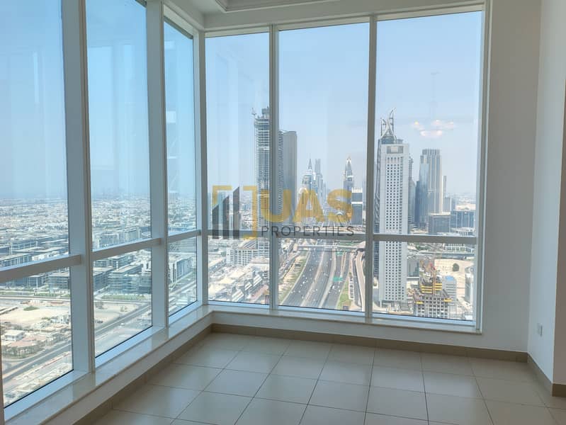 Specious 3 BHK with 4 bath on sheikh Zayed road