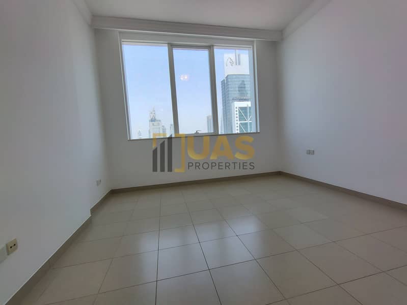 Specious 3 BHK with 4 bath on sheikh Zayed road