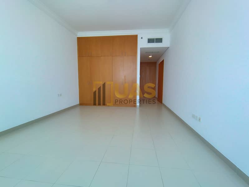 Specious 3 BHK with 4 bath on sheikh Zayed road - Image 9