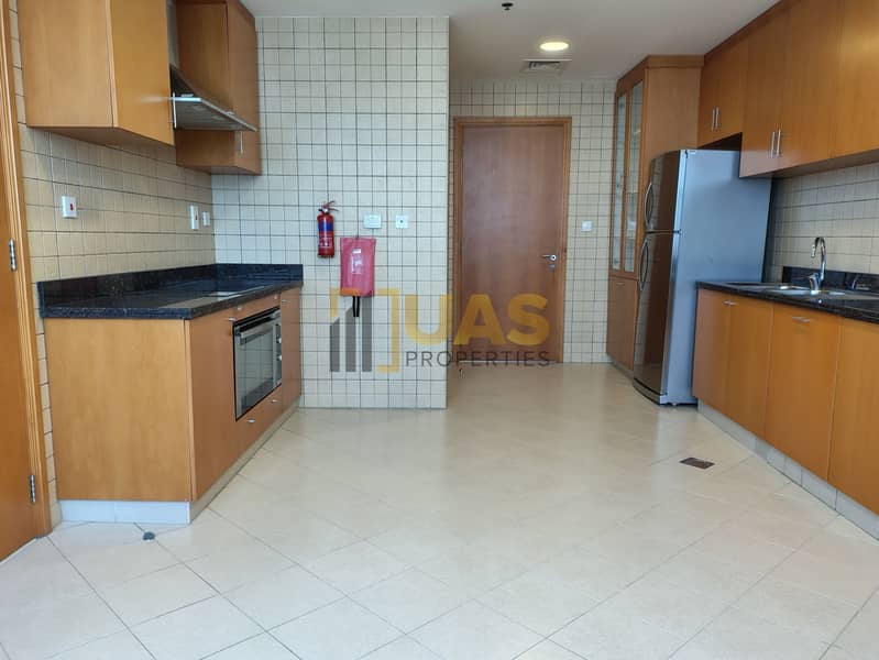 Specious 3 BHK with 4 bath on sheikh Zayed road - Image 12
