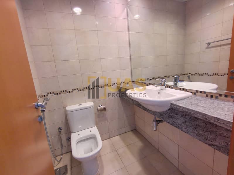Specious 3 BHK with 4 bath on sheikh Zayed road - Image 15