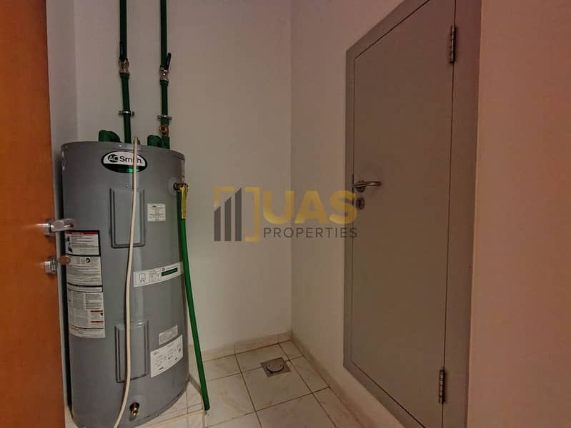 Specious 3 BHK with 4 bath on sheikh Zayed road - Image 17
