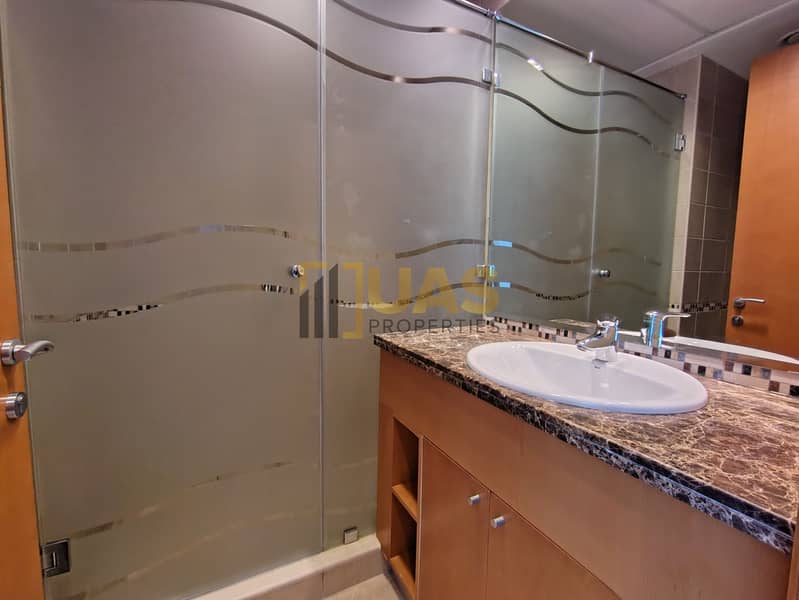 Specious 3 BHK with 4 bath on sheikh Zayed road - Image 19