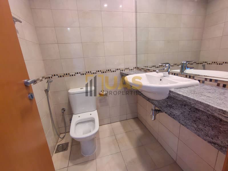 Specious 3 BHK with 4 bath on sheikh Zayed road - Image 20