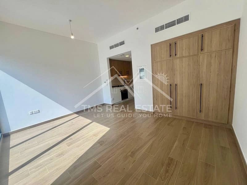 Exclusive | Brand New | Pool Facing | Vacant Now - Image 7