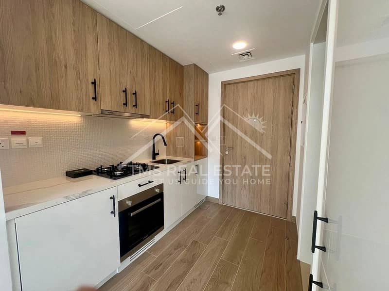 Exclusive | Brand New | Pool Facing | Vacant Now - Image 8