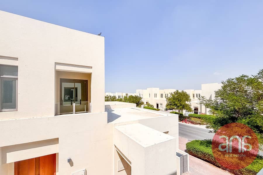 Single Row | Spacious 3-Bedroom | Next to park