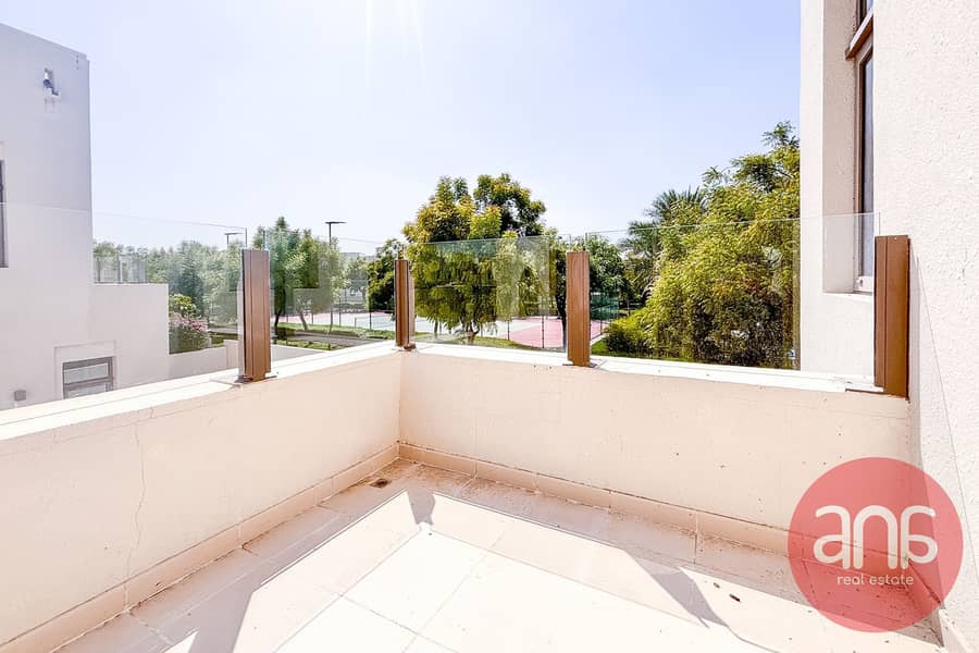 Single Row | Spacious 3-Bedroom | Next to park