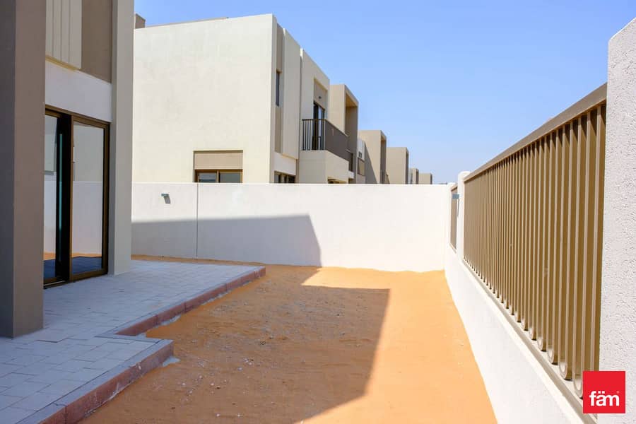 Brand New | Near Pool | Back To Back - Image 10