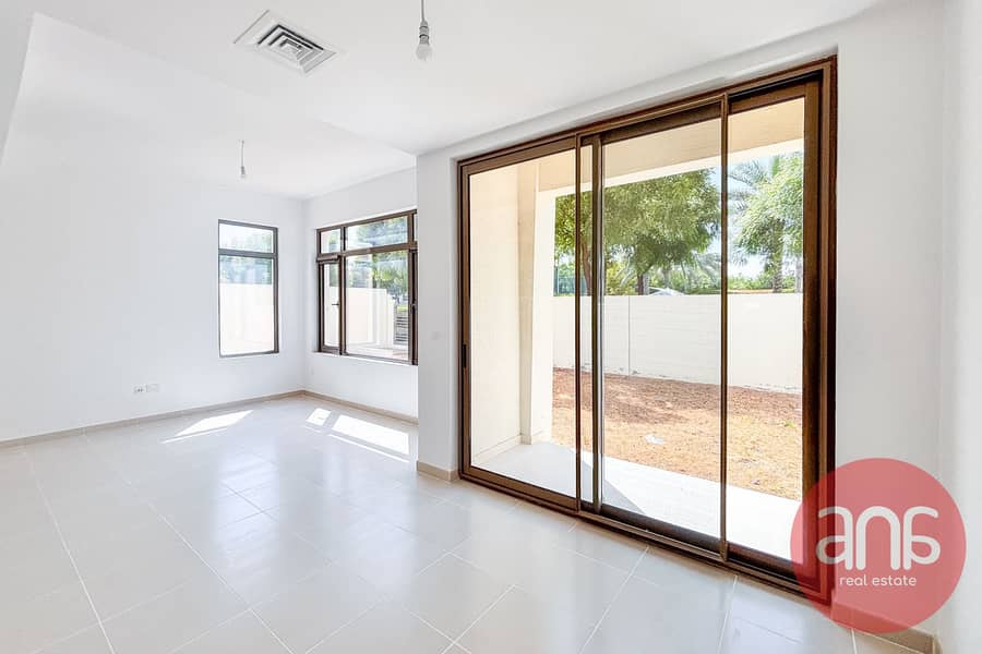 Single Row | Spacious 3-Bedroom | Next to park - Image 6