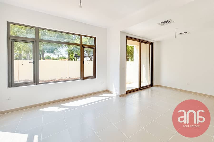 Single Row | Spacious 3-Bedroom | Next to park - Image 10