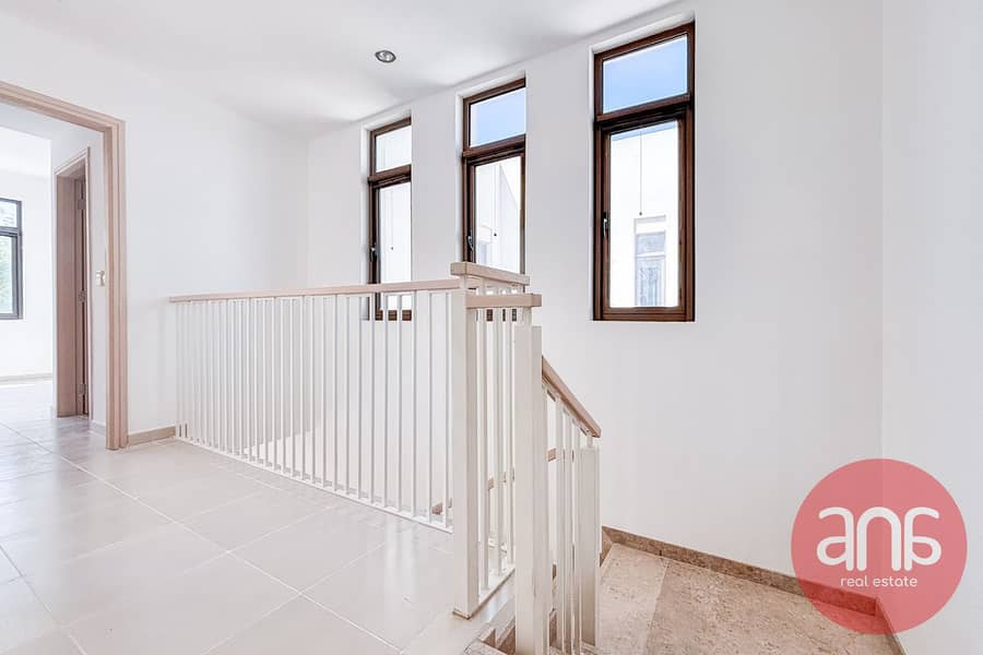 Single Row | Spacious 3-Bedroom | Next to park - Image 15