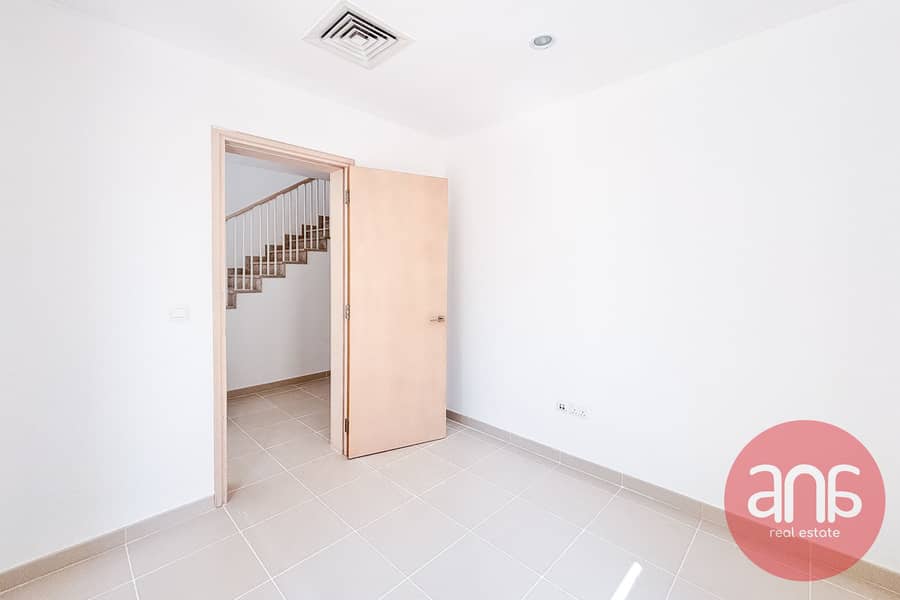 Single Row | Spacious 3-Bedroom | Next to park - Image 18