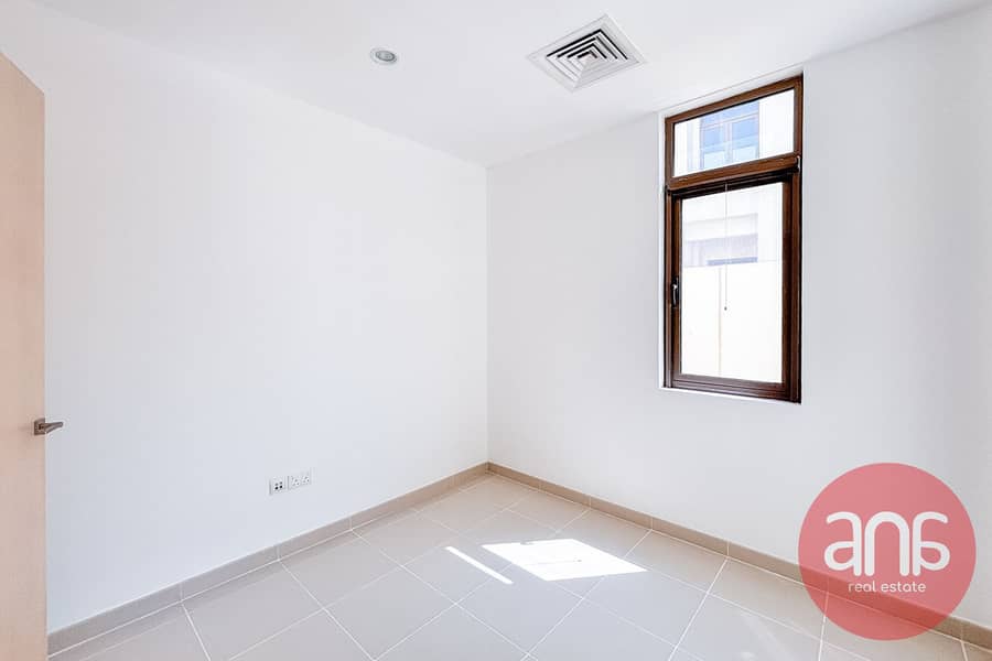 Single Row | Spacious 3-Bedroom | Next to park - Image 20