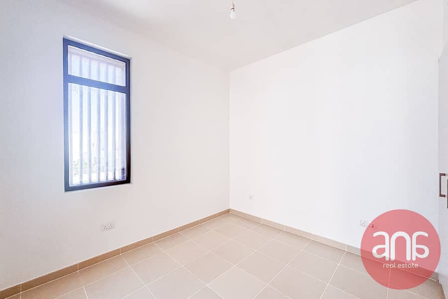 Single Row | Spacious 3-Bedroom | Next to park - Image 23