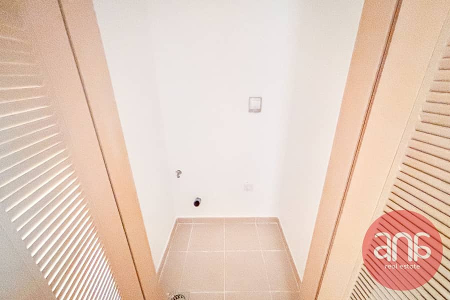 Single Row | Spacious 3-Bedroom | Next to park - Image 24