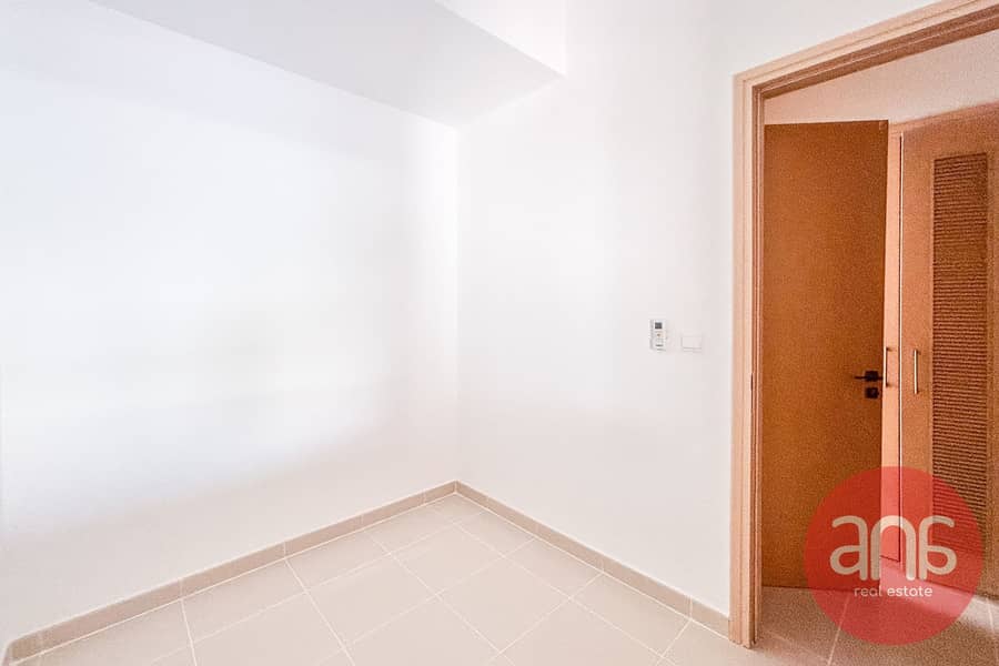 Single Row | Spacious 3-Bedroom | Next to park - Image 27