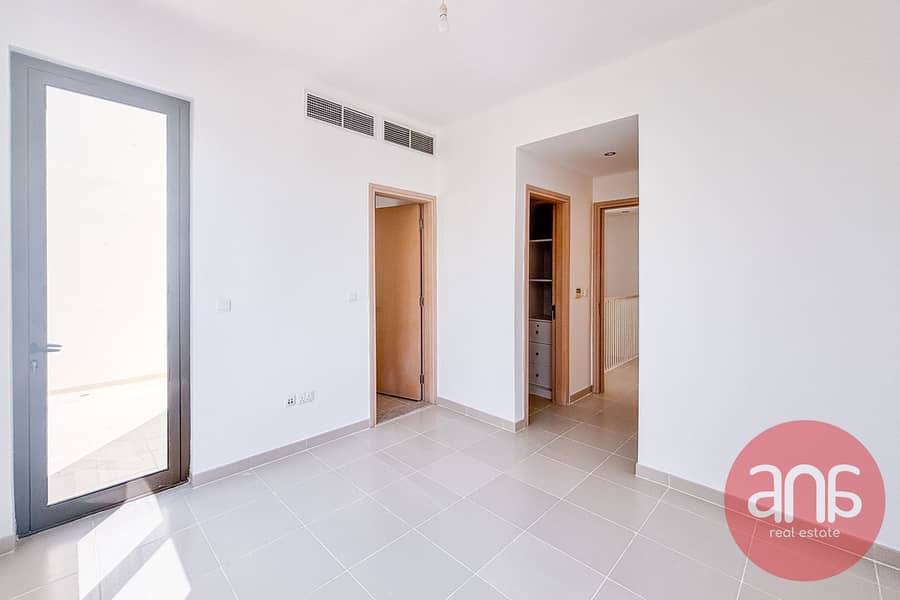 Single Row | Spacious 3-Bedroom | Next to park - Image 28