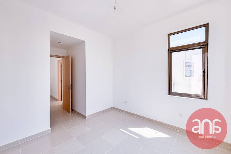 Single Row | Spacious 3-Bedroom | Next to park - Image 29