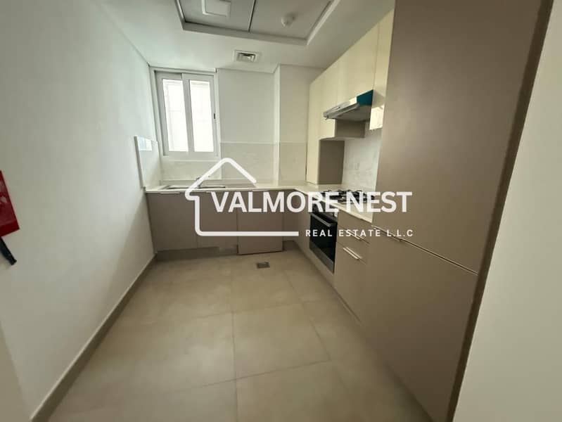 Large 1bhk with closed kitchen I Well-maintained unit I Prime spot