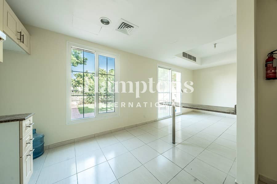 Lake View | Single Row Townhouse | Spacious