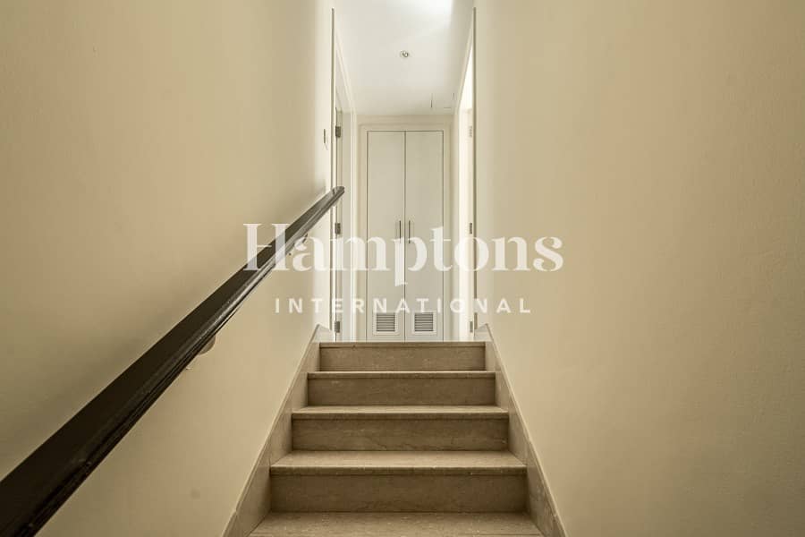Lake View | Single Row Townhouse | Spacious - Image 10