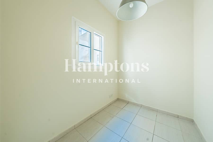 Lake View | Single Row Townhouse | Spacious - Image 17
