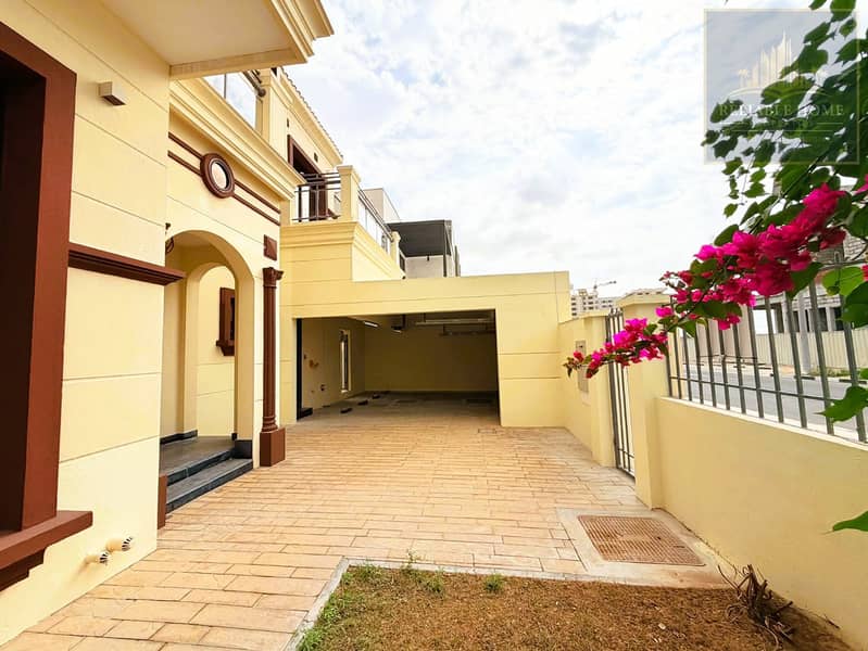 Biggest Layout I Private Pool & Garden I Vacant