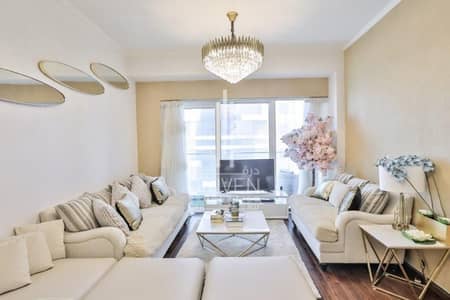 Elegant and Furnished Unit with Sea View Elegant and Furnished Unit with Sea View