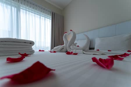 شقة 2 غرفة نوم للايجار في القرهود، دبي - bedroom all 8. jpg