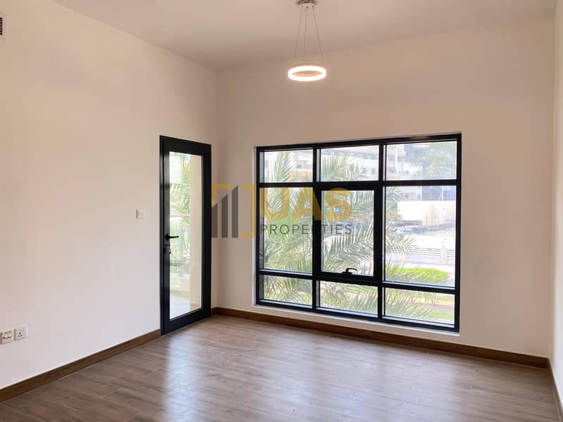 Specious 4 bedroom+ Maid room with 6 bath - Image 7