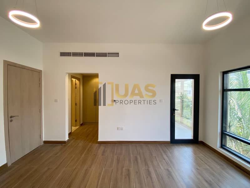 Specious 4 bedroom+ Maid room with 6 bath - Image 9