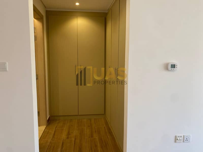 Specious 4 bedroom+ Maid room with 6 bath - Image 11