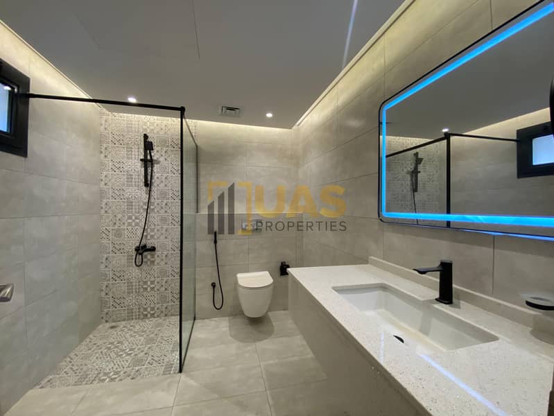 Specious 4 bedroom+ Maid room with 6 bath - Image 15