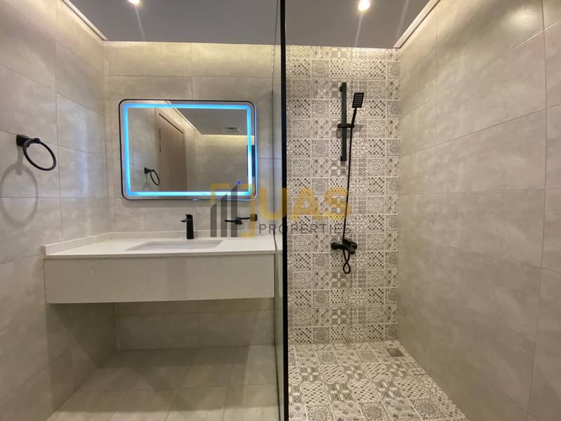 Specious 4 bedroom+ Maid room with 6 bath - Image 17