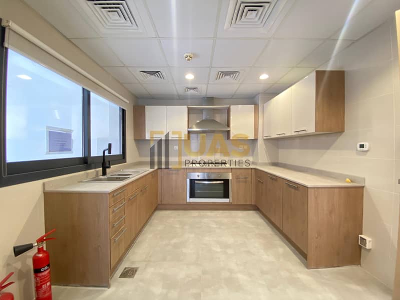 Specious 4 bedroom+ Maid room with 6 bath - Image 23