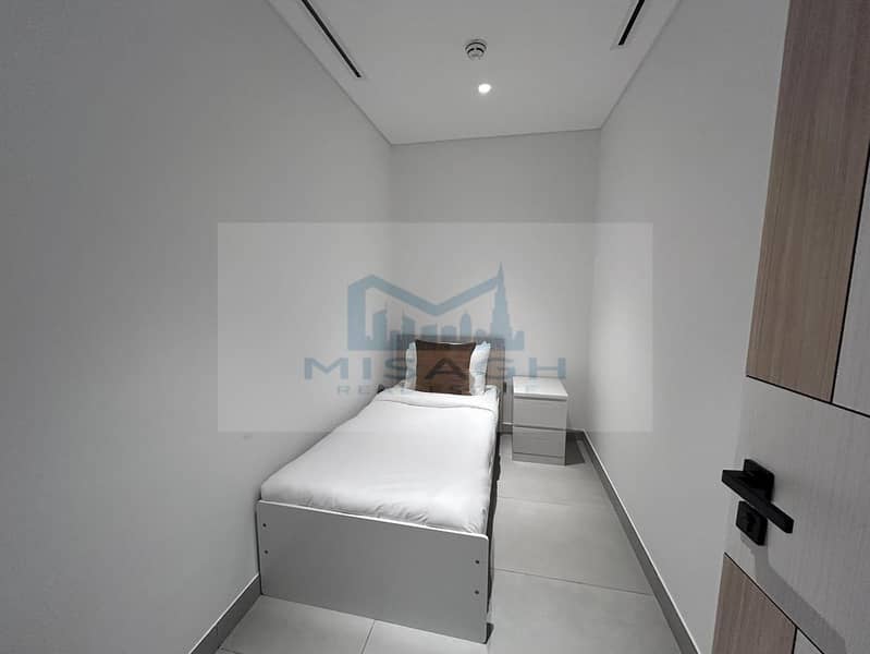 Spacious 1 BR in Park Lane by Heilbronn with Pool