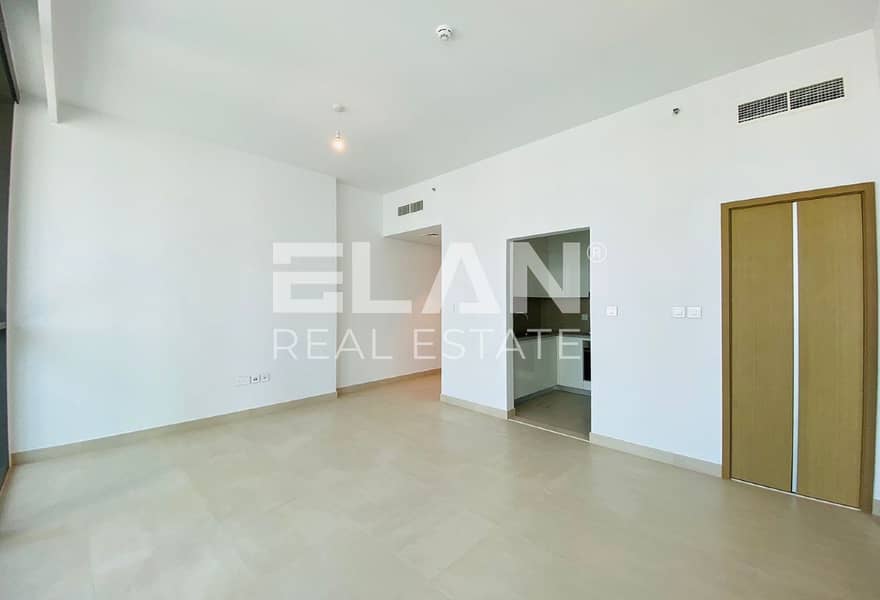 Bright and Spacious | High Floor | Pristine